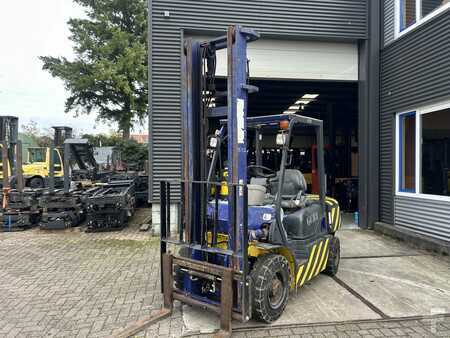 Chariots élévateurs diesel 2000  Komatsu FD25T12 (6)