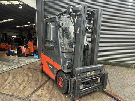 Sähkö - 4 pyör 2018  Linde E25L-01 (1)