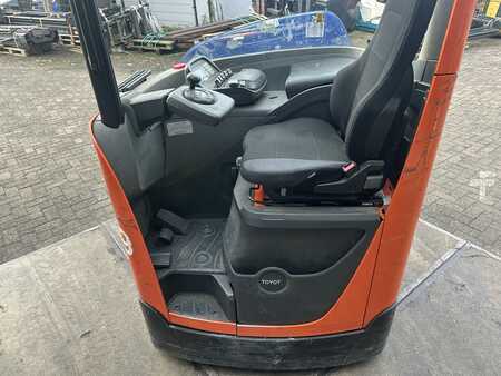 Schubmaststapler 2019  Toyota RRE200H (4)