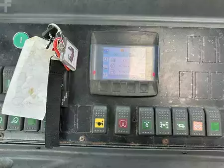 Terminaltraktor 2015  Kalmar TRL618i (9)