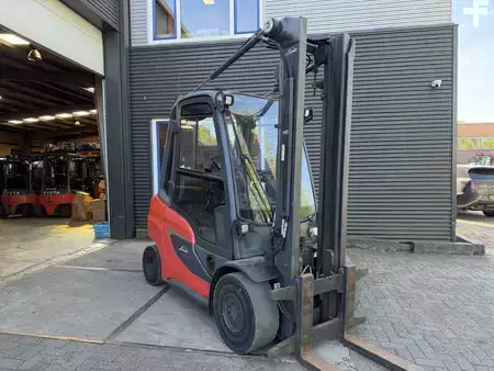 Diesel heftrucks 2020  Linde H30D-01 (1)
