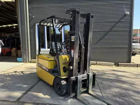 3-wiel elektrische heftrucks 2001  CAT Lift Trucks EP18KT (1)