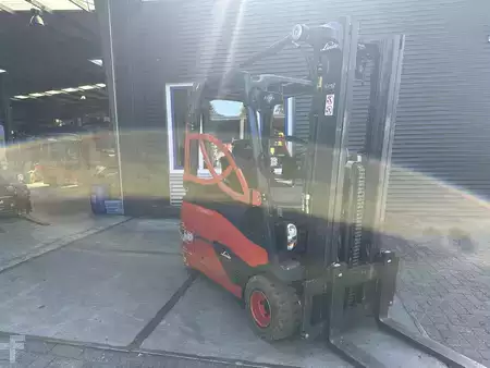 El truck - 3 hjulet 2018  Linde E18L-02 (1)