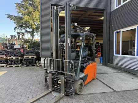 Carrelli elettrici 3 ruote 2017  Linde E20L-02 (6)