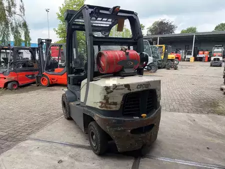 Empilhador a gás 2020  Crown C-51050-25 (6)