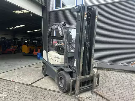 Empilhador a gás 2020  Crown C-51050-25 (1)