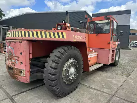Chariots élévateurs diesel 2000  Kalmar DCB32 RORO (5)