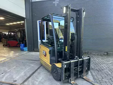 Sähkö - 3 pyör 2020  CAT Lift Trucks EP16ANT (1)
