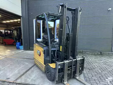 Sähkö - 3 pyör 2020  CAT Lift Trucks EP16ANT (1)