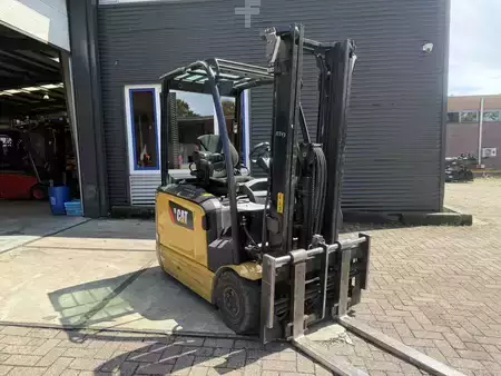 Sähkö - 3 pyör 2020  CAT Lift Trucks EP16ANT (1)