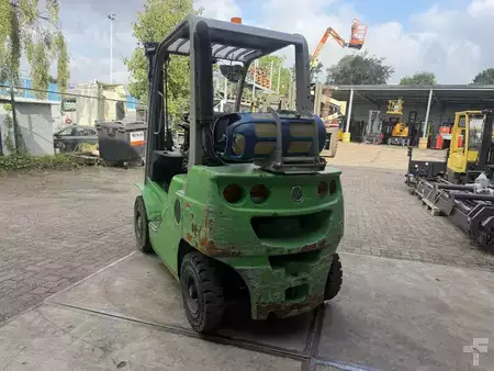 LPG heftrucks 2012  CESAB M320G (4)