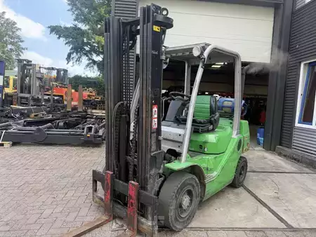 LPG heftrucks 2012  CESAB M320G (6)