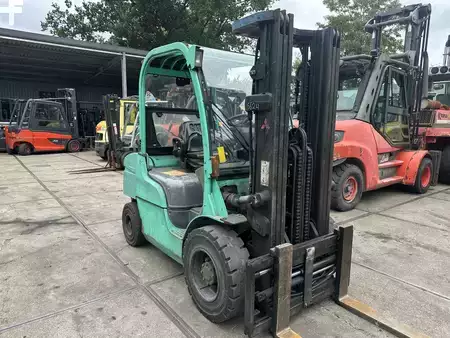 Chariots élévateurs GPL 2007  Mitsubishi FG30N (1)