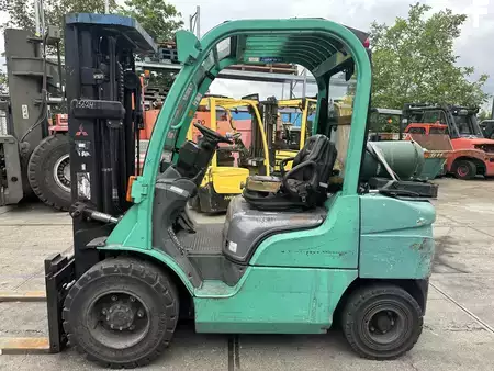 Chariots élévateurs GPL 2007  Mitsubishi FG30N (4)