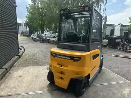 Elektro čtyřkolový VZV 2024  Jungheinrich EFG430 (3)