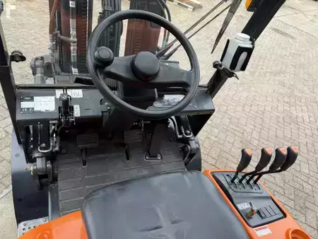 Wózki gazowe 2019  Doosan G25GP (7)