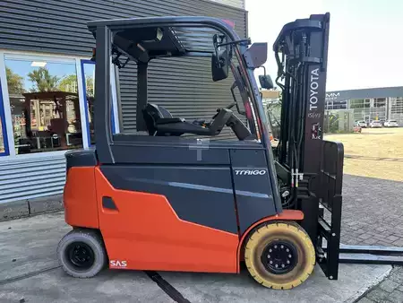 Elektromos 4 kerekű 2023  Toyota 9FBM25T (2)