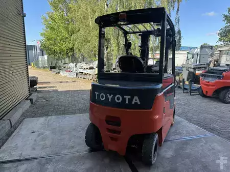 Elektromos 4 kerekű 2023  Toyota 9FBM25T (3)
