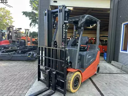 Elektromos 4 kerekű 2023  Toyota 9FBM25T (5)