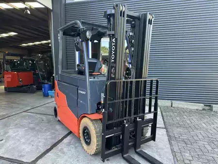Elektromos 4 kerekű 2023  Toyota 9FBM25T (1)
