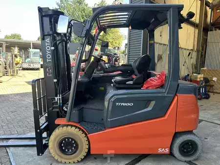 Elektromos 4 kerekű 2023  Toyota 9FBM25T (4)