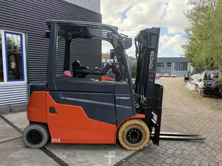 Elektromos 4 kerekű 2023  Toyota 9FBM25T (2)
