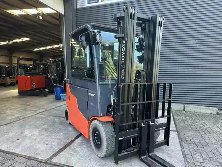 Elektromos 4 kerekű 2023  Toyota 9FBM25T (1)