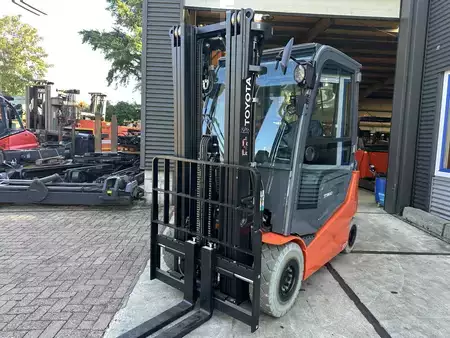 Elektromos 4 kerekű 2023  Toyota 9FBM25T (5)