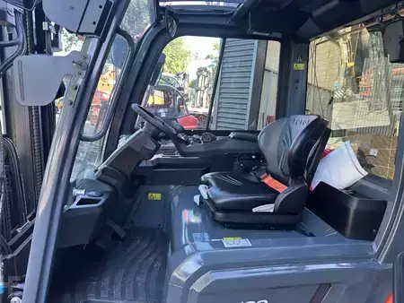 Elektromos 4 kerekű 2023  Toyota 9FBM25T (6)