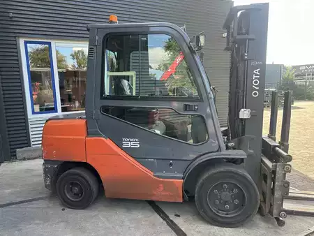 Diesel Forklifts 2018  Toyota 52-8FDJF35 (2)