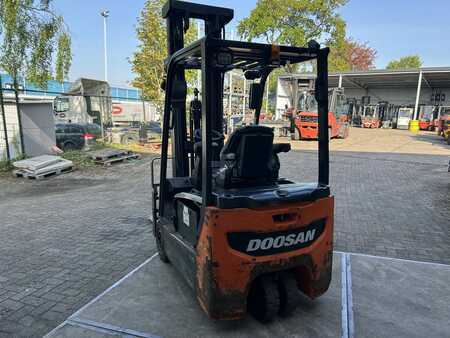 Elektro 3 Rad 2017  Doosan B15T-7 (4)