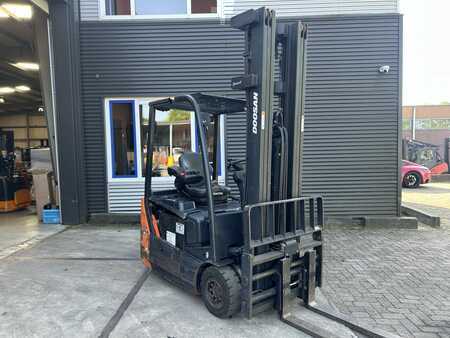 Elektro 3 Rad 2017  Doosan B15T-7 (1)