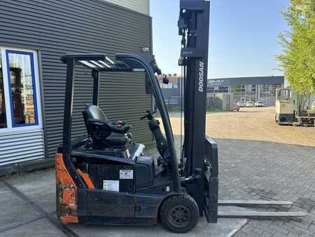Elektro 3 Rad 2017  Doosan B15T-7 (2)
