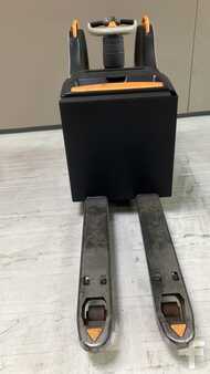 Electric Pallet Trucks 2019  Crown WT3040WE540-1150 (1)