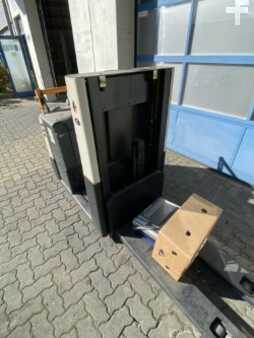 Container heftrucks 2018  Crown GPC3045 (2)