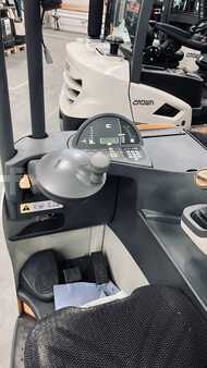 Reachtrucks 2015  Crown ESR 5260 (6)