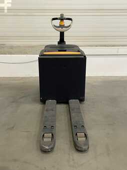 Hand Pallet Trucks 2017  Crown WT3020--540-1150 (4)