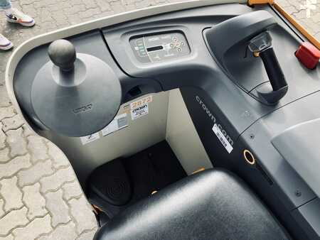 Terénní vysokozdvižný vozík 2018  Crown RT4020R-570-1190 (3)