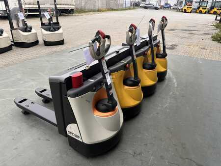 Niederhubwagen 2019 Crown WP 3020 Baujahr 2019/Std. 2500/ Akku 2019 (3)