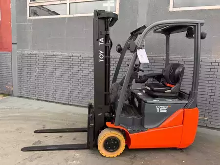 Eléctrica de 3 ruedas 2022  Toyota 8FBE15T  Baujahr 2022 / Stunden 4339 HH 4,7M (1)