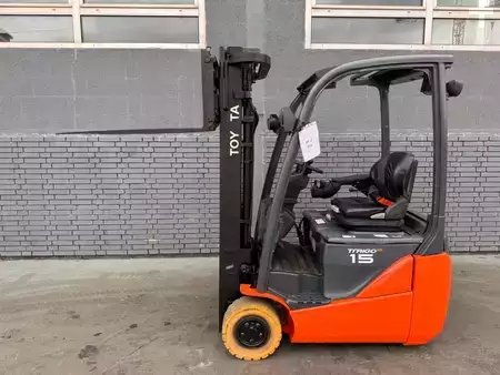 Eléctrica de 3 ruedas 2022  Toyota 8FBE15T  Baujahr 2022 / Stunden 4339 HH 4,7M (4)