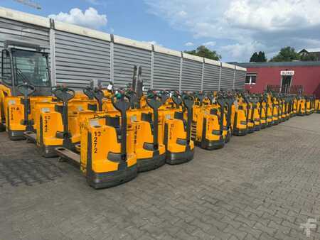 Niederhubwagen 2015  Jungheinrich EJE 116 Stunden 3500 /Akku 2023/2024 50x Vorhanden (2)