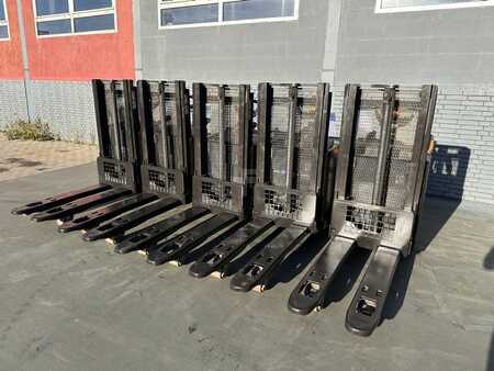 Hochhubwagen 2019 Crown DT 3040 Baujahr 2019/ HH 2,1M / 5 X Vorhanden (1)