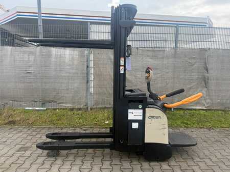 Stapelaars 2016  Crown ETi 4000 Baujahr 2016/ Akku 2022 Triplexmast Initialhub (1)