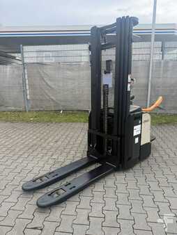 Stapelaars 2016  Crown ETi 4000 Baujahr 2016/ Akku 2022 Triplexmast Initialhub (2)