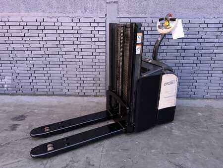 Hochhubwagen 2016 Crown DT 3040 Baujahr 2016/ HH 2,1M / Stunden 3861/ Akku 2016 (1)