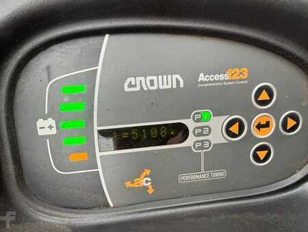 Apilador eléctrico 2017  Crown DT 3040 Baujahr 2017/  Stunden 5108 Akku 2020 (5)