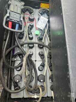 Apilador eléctrico 2017  Crown DT 3040 Baujahr 2017/  Stunden 5108 Akku 2020 (7)