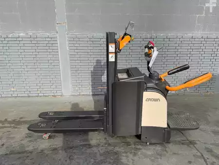 Pallestabler 2018  Crown DT 3040 Baujahr 2018/  Stunden 5502 Akku 2018 (4)