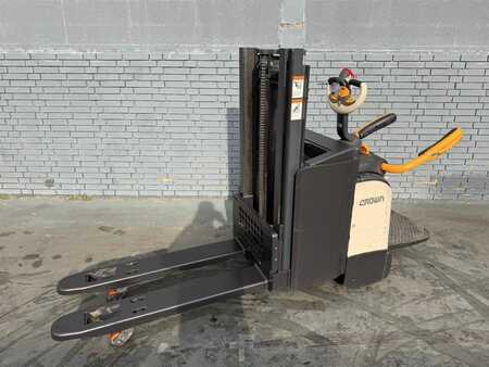 Ledestabler 2018 Crown DT 3040 Baujahr 2018/ Stunden 4256 Akku 2022 (1)